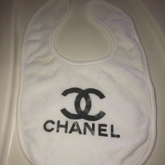Other - Brand new bib🎀🎀🎀